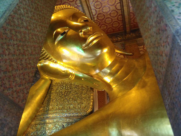 Tượng Phật trong một ngôi chùa ở Thái Lan