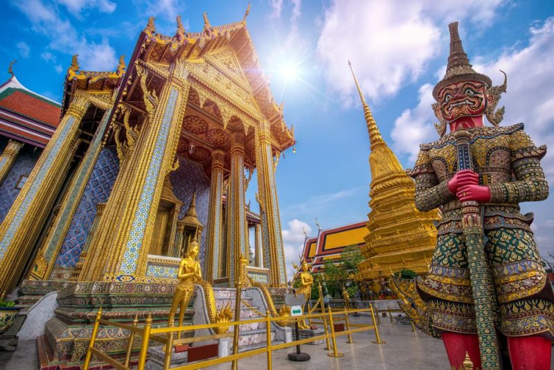 Đền Phật Ngọc Wat Phra Kaew ở Bangkok