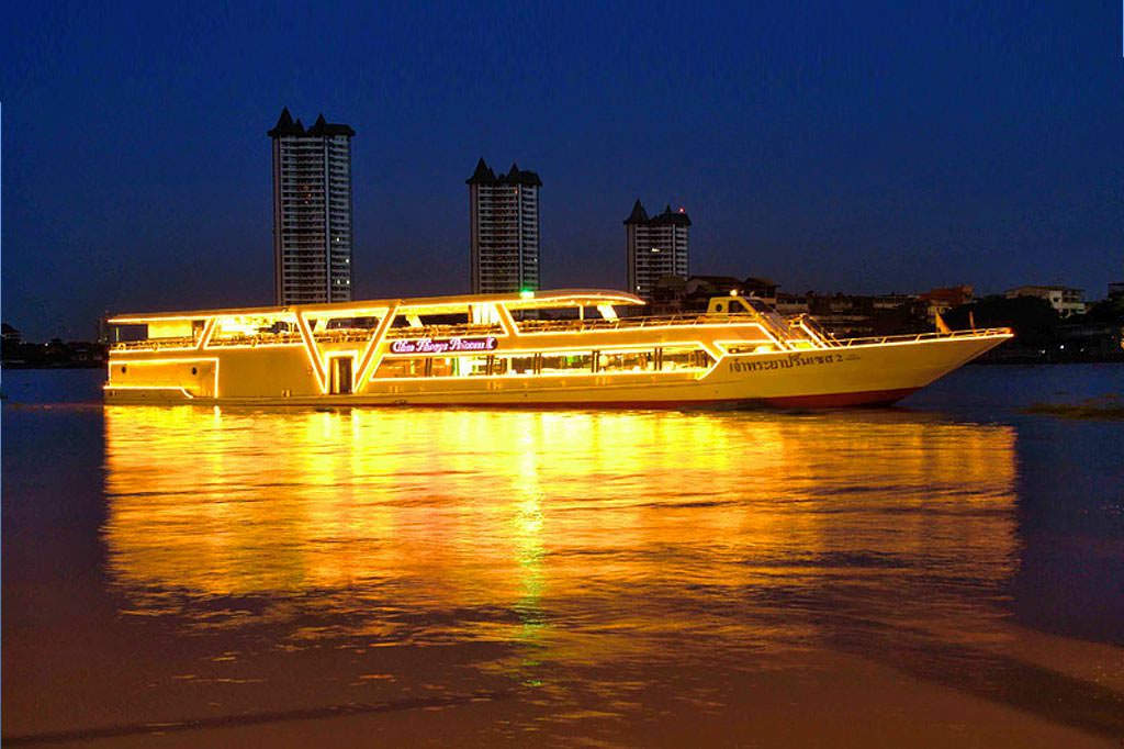 Du thuyền ăn tối trên sông ở bangko