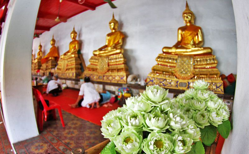 Thiền Vipassana ở chùa Wat Mahathat