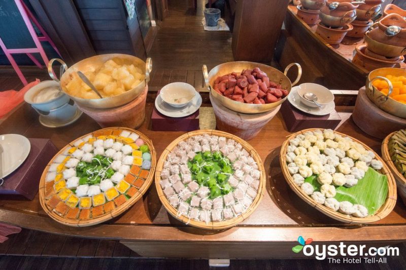 Buffet chợ nổi trên tầng 75 tại tháp Baiyoke Sky