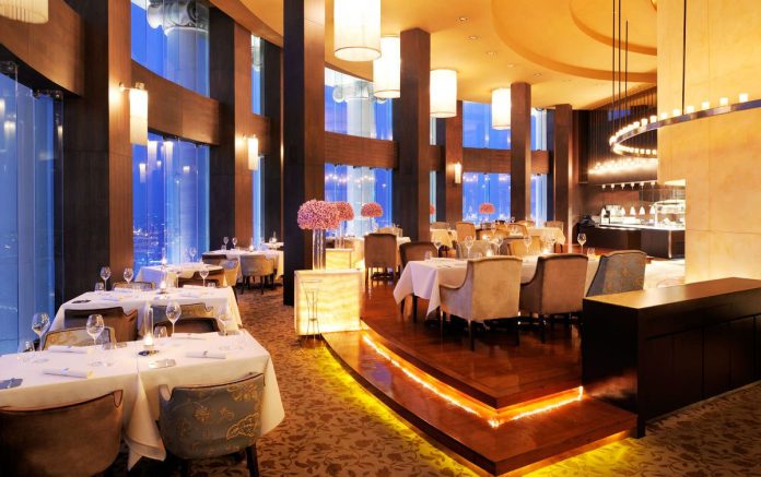 Nhà hàng Mezzaluna ở Lebua Bangkok - Ảnh 5