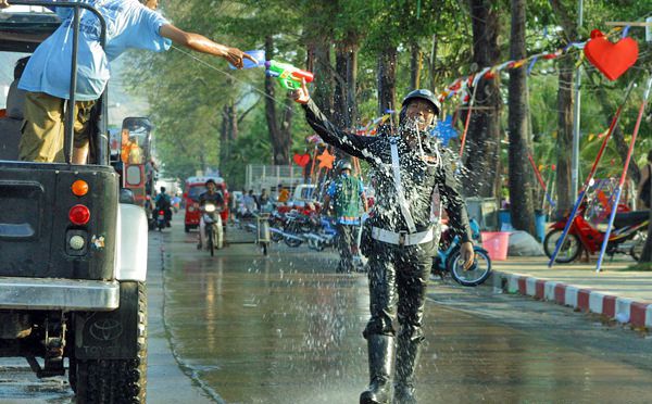 Lễ hội Songkran ở Phutket năm 2017 - Ảnh 4