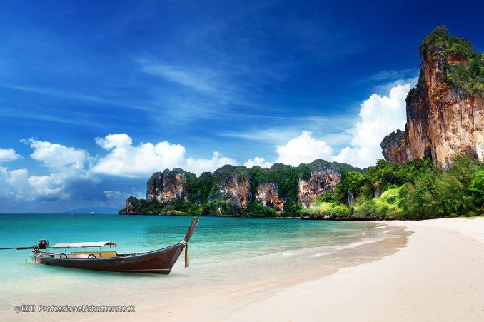 Biển đẹp là một trong những yếu tố thu hút du lịch hàng đầu ở Thái Lan